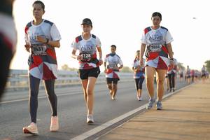 BIB: 7431, 7686, 128
                            <button type="button" onclick="openModal(6441701)" class="btn btn-primary btn-sm float-right btn-popup" data-toggle="modal" data-target=".modal-high-quality">
                        <i class="fas fa-shopping-cart"></i> Add to Cart
                    </button>
                                            <button type="button" onclick="isThisMe(6441701, true)" class="btn btn-success btn-sm float-right btn-popup btn-isme hidden" data-toggle="tooltip" data-placement="bottom" title="นี่คือรูปของคุณใช่ไหม คลิกที่นี่เพื่อเอาเข้าอัลบั้ม">
                        <i class="fas fa-plus"></i> Add to album
                    </button>
                    <button type="button" onclick="isThisMe(6441701, false)" class="btn btn-warning btn-sm float-right btn-popup btn-isnotme hidden">
                        <i class="fas fa-ban"></i> Remove from album
                    </button>