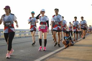 BIB: 3095, 7468, 2130, 146
                            <button type="button" onclick="openModal(6444025)" class="btn btn-primary btn-sm float-right btn-popup" data-toggle="modal" data-target=".modal-high-quality">
                        <i class="fas fa-shopping-cart"></i> Add to Cart
                    </button>
                                            <button type="button" onclick="isThisMe(6444025, true)" class="btn btn-success btn-sm float-right btn-popup btn-isme hidden" data-toggle="tooltip" data-placement="bottom" title="นี่คือรูปของคุณใช่ไหม คลิกที่นี่เพื่อเอาเข้าอัลบั้ม">
                        <i class="fas fa-plus"></i> Add to album
                    </button>
                    <button type="button" onclick="isThisMe(6444025, false)" class="btn btn-warning btn-sm float-right btn-popup btn-isnotme hidden">
                        <i class="fas fa-ban"></i> Remove from album
                    </button>