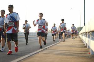 BIB: 7083, 061, 7627
                            <button type="button" onclick="openModal(6444977)" class="btn btn-primary btn-sm float-right btn-popup" data-toggle="modal" data-target=".modal-high-quality">
                        <i class="fas fa-shopping-cart"></i> Add to Cart
                    </button>
                                            <button type="button" onclick="isThisMe(6444977, true)" class="btn btn-success btn-sm float-right btn-popup btn-isme hidden" data-toggle="tooltip" data-placement="bottom" title="นี่คือรูปของคุณใช่ไหม คลิกที่นี่เพื่อเอาเข้าอัลบั้ม">
                        <i class="fas fa-plus"></i> Add to album
                    </button>
                    <button type="button" onclick="isThisMe(6444977, false)" class="btn btn-warning btn-sm float-right btn-popup btn-isnotme hidden">
                        <i class="fas fa-ban"></i> Remove from album
                    </button>