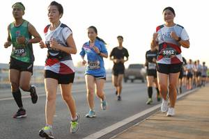 BIB: 2120, 3862, 272
                            <button type="button" onclick="openModal(6438171)" class="btn btn-primary btn-sm float-right btn-popup" data-toggle="modal" data-target=".modal-high-quality">
                        <i class="fas fa-shopping-cart"></i> Add to Cart
                    </button>
                                            <button type="button" onclick="isThisMe(6438171, true)" class="btn btn-success btn-sm float-right btn-popup btn-isme hidden" data-toggle="tooltip" data-placement="bottom" title="นี่คือรูปของคุณใช่ไหม คลิกที่นี่เพื่อเอาเข้าอัลบั้ม">
                        <i class="fas fa-plus"></i> Add to album
                    </button>
                    <button type="button" onclick="isThisMe(6438171, false)" class="btn btn-warning btn-sm float-right btn-popup btn-isnotme hidden">
                        <i class="fas fa-ban"></i> Remove from album
                    </button>