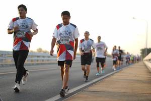 BIB: 7007, 6196
                            <button type="button" onclick="openModal(6433257)" class="btn btn-primary btn-sm float-right btn-popup" data-toggle="modal" data-target=".modal-high-quality">
                        <i class="fas fa-shopping-cart"></i> Add to Cart
                    </button>
                                            <button type="button" onclick="isThisMe(6433257, true)" class="btn btn-success btn-sm float-right btn-popup btn-isme hidden" data-toggle="tooltip" data-placement="bottom" title="นี่คือรูปของคุณใช่ไหม คลิกที่นี่เพื่อเอาเข้าอัลบั้ม">
                        <i class="fas fa-plus"></i> Add to album
                    </button>
                    <button type="button" onclick="isThisMe(6433257, false)" class="btn btn-warning btn-sm float-right btn-popup btn-isnotme hidden">
                        <i class="fas fa-ban"></i> Remove from album
                    </button>