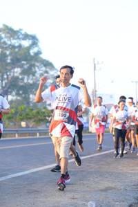 BIB: 190
                            <button type="button" onclick="openModal(6430562)" class="btn btn-primary btn-sm float-right btn-popup" data-toggle="modal" data-target=".modal-high-quality">
                        <i class="fas fa-shopping-cart"></i> Add to Cart
                    </button>
                                            <button type="button" onclick="isThisMe(6430562, true)" class="btn btn-success btn-sm float-right btn-popup btn-isme hidden" data-toggle="tooltip" data-placement="bottom" title="นี่คือรูปของคุณใช่ไหม คลิกที่นี่เพื่อเอาเข้าอัลบั้ม">
                        <i class="fas fa-plus"></i> Add to album
                    </button>
                    <button type="button" onclick="isThisMe(6430562, false)" class="btn btn-warning btn-sm float-right btn-popup btn-isnotme hidden">
                        <i class="fas fa-ban"></i> Remove from album
                    </button>