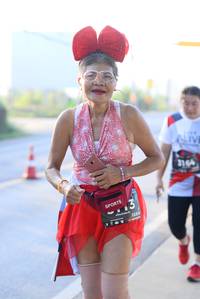 BIB: 128
                            <button type="button" onclick="openModal(6432274)" class="btn btn-primary btn-sm float-right btn-popup" data-toggle="modal" data-target=".modal-high-quality">
                        <i class="fas fa-shopping-cart"></i> Add to Cart
                    </button>
                                            <button type="button" onclick="isThisMe(6432274, true)" class="btn btn-success btn-sm float-right btn-popup btn-isme hidden" data-toggle="tooltip" data-placement="bottom" title="นี่คือรูปของคุณใช่ไหม คลิกที่นี่เพื่อเอาเข้าอัลบั้ม">
                        <i class="fas fa-plus"></i> Add to album
                    </button>
                    <button type="button" onclick="isThisMe(6432274, false)" class="btn btn-warning btn-sm float-right btn-popup btn-isnotme hidden">
                        <i class="fas fa-ban"></i> Remove from album
                    </button>