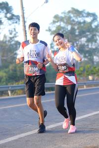 BIB: 2190, 2108
                            <button type="button" onclick="openModal(6430896)" class="btn btn-primary btn-sm float-right btn-popup" data-toggle="modal" data-target=".modal-high-quality">
                        <i class="fas fa-shopping-cart"></i> Add to Cart
                    </button>
                                            <button type="button" onclick="isThisMe(6430896, true)" class="btn btn-success btn-sm float-right btn-popup btn-isme hidden" data-toggle="tooltip" data-placement="bottom" title="นี่คือรูปของคุณใช่ไหม คลิกที่นี่เพื่อเอาเข้าอัลบั้ม">
                        <i class="fas fa-plus"></i> Add to album
                    </button>
                    <button type="button" onclick="isThisMe(6430896, false)" class="btn btn-warning btn-sm float-right btn-popup btn-isnotme hidden">
                        <i class="fas fa-ban"></i> Remove from album
                    </button>