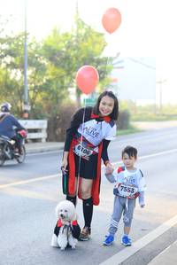 BIB: 6106, 7553
                            <button type="button" onclick="openModal(6432138)" class="btn btn-primary btn-sm float-right btn-popup" data-toggle="modal" data-target=".modal-high-quality">
                        <i class="fas fa-shopping-cart"></i> Add to Cart
                    </button>
                                            <button type="button" onclick="isThisMe(6432138, true)" class="btn btn-success btn-sm float-right btn-popup btn-isme hidden" data-toggle="tooltip" data-placement="bottom" title="นี่คือรูปของคุณใช่ไหม คลิกที่นี่เพื่อเอาเข้าอัลบั้ม">
                        <i class="fas fa-plus"></i> Add to album
                    </button>
                    <button type="button" onclick="isThisMe(6432138, false)" class="btn btn-warning btn-sm float-right btn-popup btn-isnotme hidden">
                        <i class="fas fa-ban"></i> Remove from album
                    </button>