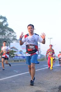 BIB: 3038
                            <button type="button" onclick="openModal(6428933)" class="btn btn-primary btn-sm float-right btn-popup" data-toggle="modal" data-target=".modal-high-quality">
                        <i class="fas fa-shopping-cart"></i> Add to Cart
                    </button>
                                            <button type="button" onclick="isThisMe(6428933, true)" class="btn btn-success btn-sm float-right btn-popup btn-isme hidden" data-toggle="tooltip" data-placement="bottom" title="นี่คือรูปของคุณใช่ไหม คลิกที่นี่เพื่อเอาเข้าอัลบั้ม">
                        <i class="fas fa-plus"></i> Add to album
                    </button>
                    <button type="button" onclick="isThisMe(6428933, false)" class="btn btn-warning btn-sm float-right btn-popup btn-isnotme hidden">
                        <i class="fas fa-ban"></i> Remove from album
                    </button>