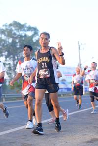 BIB: 5040, 773, 023
                            <button type="button" onclick="openModal(6429083)" class="btn btn-primary btn-sm float-right btn-popup" data-toggle="modal" data-target=".modal-high-quality">
                        <i class="fas fa-shopping-cart"></i> Add to Cart
                    </button>
                                            <button type="button" onclick="isThisMe(6429083, true)" class="btn btn-success btn-sm float-right btn-popup btn-isme hidden" data-toggle="tooltip" data-placement="bottom" title="นี่คือรูปของคุณใช่ไหม คลิกที่นี่เพื่อเอาเข้าอัลบั้ม">
                        <i class="fas fa-plus"></i> Add to album
                    </button>
                    <button type="button" onclick="isThisMe(6429083, false)" class="btn btn-warning btn-sm float-right btn-popup btn-isnotme hidden">
                        <i class="fas fa-ban"></i> Remove from album
                    </button>