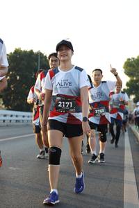 BIB: 2171, 124, 3763
                            <button type="button" onclick="openModal(6387342)" class="btn btn-primary btn-sm float-right btn-popup" data-toggle="modal" data-target=".modal-high-quality">
                        <i class="fas fa-shopping-cart"></i> Add to Cart
                    </button>
                                            <button type="button" onclick="isThisMe(6387342, true)" class="btn btn-success btn-sm float-right btn-popup btn-isme hidden" data-toggle="tooltip" data-placement="bottom" title="นี่คือรูปของคุณใช่ไหม คลิกที่นี่เพื่อเอาเข้าอัลบั้ม">
                        <i class="fas fa-plus"></i> Add to album
                    </button>
                    <button type="button" onclick="isThisMe(6387342, false)" class="btn btn-warning btn-sm float-right btn-popup btn-isnotme hidden">
                        <i class="fas fa-ban"></i> Remove from album
                    </button>