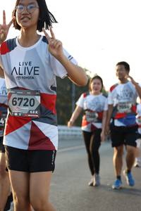 BIB: 6720
                            <button type="button" onclick="openModal(6389392)" class="btn btn-primary btn-sm float-right btn-popup" data-toggle="modal" data-target=".modal-high-quality">
                        <i class="fas fa-shopping-cart"></i> Add to Cart
                    </button>
                                            <button type="button" onclick="isThisMe(6389392, true)" class="btn btn-success btn-sm float-right btn-popup btn-isme hidden" data-toggle="tooltip" data-placement="bottom" title="นี่คือรูปของคุณใช่ไหม คลิกที่นี่เพื่อเอาเข้าอัลบั้ม">
                        <i class="fas fa-plus"></i> Add to album
                    </button>
                    <button type="button" onclick="isThisMe(6389392, false)" class="btn btn-warning btn-sm float-right btn-popup btn-isnotme hidden">
                        <i class="fas fa-ban"></i> Remove from album
                    </button>