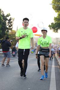 BIB: 
                            <button type="button" onclick="openModal(6389872)" class="btn btn-primary btn-sm float-right btn-popup" data-toggle="modal" data-target=".modal-high-quality">
                        <i class="fas fa-shopping-cart"></i> Add to Cart
                    </button>
                                            <button type="button" onclick="isThisMe(6389872, true)" class="btn btn-success btn-sm float-right btn-popup btn-isme hidden" data-toggle="tooltip" data-placement="bottom" title="นี่คือรูปของคุณใช่ไหม คลิกที่นี่เพื่อเอาเข้าอัลบั้ม">
                        <i class="fas fa-plus"></i> Add to album
                    </button>
                    <button type="button" onclick="isThisMe(6389872, false)" class="btn btn-warning btn-sm float-right btn-popup btn-isnotme hidden">
                        <i class="fas fa-ban"></i> Remove from album
                    </button>