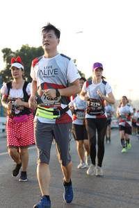 BIB: 2174, 728
                            <button type="button" onclick="openModal(6388041)" class="btn btn-primary btn-sm float-right btn-popup" data-toggle="modal" data-target=".modal-high-quality">
                        <i class="fas fa-shopping-cart"></i> Add to Cart
                    </button>
                                            <button type="button" onclick="isThisMe(6388041, true)" class="btn btn-success btn-sm float-right btn-popup btn-isme hidden" data-toggle="tooltip" data-placement="bottom" title="นี่คือรูปของคุณใช่ไหม คลิกที่นี่เพื่อเอาเข้าอัลบั้ม">
                        <i class="fas fa-plus"></i> Add to album
                    </button>
                    <button type="button" onclick="isThisMe(6388041, false)" class="btn btn-warning btn-sm float-right btn-popup btn-isnotme hidden">
                        <i class="fas fa-ban"></i> Remove from album
                    </button>