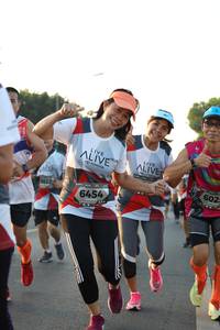 BIB: 602, 422, 6454
                            <button type="button" onclick="openModal(6386505)" class="btn btn-primary btn-sm float-right btn-popup" data-toggle="modal" data-target=".modal-high-quality">
                        <i class="fas fa-shopping-cart"></i> Add to Cart
                    </button>
                                            <button type="button" onclick="isThisMe(6386505, true)" class="btn btn-success btn-sm float-right btn-popup btn-isme hidden" data-toggle="tooltip" data-placement="bottom" title="นี่คือรูปของคุณใช่ไหม คลิกที่นี่เพื่อเอาเข้าอัลบั้ม">
                        <i class="fas fa-plus"></i> Add to album
                    </button>
                    <button type="button" onclick="isThisMe(6386505, false)" class="btn btn-warning btn-sm float-right btn-popup btn-isnotme hidden">
                        <i class="fas fa-ban"></i> Remove from album
                    </button>