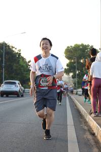 BIB: 618
                            <button type="button" onclick="openModal(6386260)" class="btn btn-primary btn-sm float-right btn-popup" data-toggle="modal" data-target=".modal-high-quality">
                        <i class="fas fa-shopping-cart"></i> Add to Cart
                    </button>
                                            <button type="button" onclick="isThisMe(6386260, true)" class="btn btn-success btn-sm float-right btn-popup btn-isme hidden" data-toggle="tooltip" data-placement="bottom" title="นี่คือรูปของคุณใช่ไหม คลิกที่นี่เพื่อเอาเข้าอัลบั้ม">
                        <i class="fas fa-plus"></i> Add to album
                    </button>
                    <button type="button" onclick="isThisMe(6386260, false)" class="btn btn-warning btn-sm float-right btn-popup btn-isnotme hidden">
                        <i class="fas fa-ban"></i> Remove from album
                    </button>