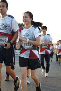 BIB: 7690, 7823, 6009
                            <button type="button" onclick="openModal(6387992)" class="btn btn-primary btn-sm float-right btn-popup" data-toggle="modal" data-target=".modal-high-quality">
                        <i class="fas fa-shopping-cart"></i> Add to Cart
                    </button>
                                            <button type="button" onclick="isThisMe(6387992, true)" class="btn btn-success btn-sm float-right btn-popup btn-isme hidden" data-toggle="tooltip" data-placement="bottom" title="นี่คือรูปของคุณใช่ไหม คลิกที่นี่เพื่อเอาเข้าอัลบั้ม">
                        <i class="fas fa-plus"></i> Add to album
                    </button>
                    <button type="button" onclick="isThisMe(6387992, false)" class="btn btn-warning btn-sm float-right btn-popup btn-isnotme hidden">
                        <i class="fas fa-ban"></i> Remove from album
                    </button>