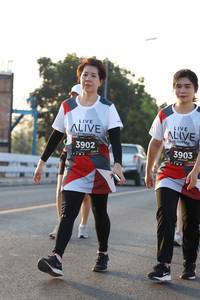 BIB: 3902, 3903
                            <button type="button" onclick="openModal(6389463)" class="btn btn-primary btn-sm float-right btn-popup" data-toggle="modal" data-target=".modal-high-quality">
                        <i class="fas fa-shopping-cart"></i> Add to Cart
                    </button>
                                            <button type="button" onclick="isThisMe(6389463, true)" class="btn btn-success btn-sm float-right btn-popup btn-isme hidden" data-toggle="tooltip" data-placement="bottom" title="นี่คือรูปของคุณใช่ไหม คลิกที่นี่เพื่อเอาเข้าอัลบั้ม">
                        <i class="fas fa-plus"></i> Add to album
                    </button>
                    <button type="button" onclick="isThisMe(6389463, false)" class="btn btn-warning btn-sm float-right btn-popup btn-isnotme hidden">
                        <i class="fas fa-ban"></i> Remove from album
                    </button>