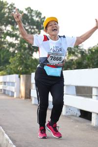 BIB: 7868
                            <button type="button" onclick="openModal(6395105)" class="btn btn-primary btn-sm float-right btn-popup" data-toggle="modal" data-target=".modal-high-quality">
                        <i class="fas fa-shopping-cart"></i> Add to Cart
                    </button>
                                            <button type="button" onclick="isThisMe(6395105, true)" class="btn btn-success btn-sm float-right btn-popup btn-isme hidden" data-toggle="tooltip" data-placement="bottom" title="นี่คือรูปของคุณใช่ไหม คลิกที่นี่เพื่อเอาเข้าอัลบั้ม">
                        <i class="fas fa-plus"></i> Add to album
                    </button>
                    <button type="button" onclick="isThisMe(6395105, false)" class="btn btn-warning btn-sm float-right btn-popup btn-isnotme hidden">
                        <i class="fas fa-ban"></i> Remove from album
                    </button>