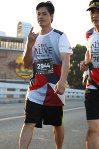 BIB: 2944, 128
                            <button type="button" onclick="openModal(6387735)" class="btn btn-primary btn-sm float-right btn-popup" data-toggle="modal" data-target=".modal-high-quality">
                        <i class="fas fa-shopping-cart"></i> Add to Cart
                    </button>
                                            <button type="button" onclick="isThisMe(6387735, true)" class="btn btn-success btn-sm float-right btn-popup btn-isme hidden" data-toggle="tooltip" data-placement="bottom" title="นี่คือรูปของคุณใช่ไหม คลิกที่นี่เพื่อเอาเข้าอัลบั้ม">
                        <i class="fas fa-plus"></i> Add to album
                    </button>
                    <button type="button" onclick="isThisMe(6387735, false)" class="btn btn-warning btn-sm float-right btn-popup btn-isnotme hidden">
                        <i class="fas fa-ban"></i> Remove from album
                    </button>