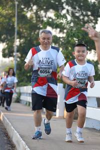 BIB: 6054, 048
                            <button type="button" onclick="openModal(6390132)" class="btn btn-primary btn-sm float-right btn-popup" data-toggle="modal" data-target=".modal-high-quality">
                        <i class="fas fa-shopping-cart"></i> Add to Cart
                    </button>
                                            <button type="button" onclick="isThisMe(6390132, true)" class="btn btn-success btn-sm float-right btn-popup btn-isme hidden" data-toggle="tooltip" data-placement="bottom" title="นี่คือรูปของคุณใช่ไหม คลิกที่นี่เพื่อเอาเข้าอัลบั้ม">
                        <i class="fas fa-plus"></i> Add to album
                    </button>
                    <button type="button" onclick="isThisMe(6390132, false)" class="btn btn-warning btn-sm float-right btn-popup btn-isnotme hidden">
                        <i class="fas fa-ban"></i> Remove from album
                    </button>