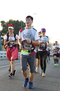 BIB: 386, 2174, 7628, 285
                            <button type="button" onclick="openModal(6388040)" class="btn btn-primary btn-sm float-right btn-popup" data-toggle="modal" data-target=".modal-high-quality">
                        <i class="fas fa-shopping-cart"></i> Add to Cart
                    </button>
                                            <button type="button" onclick="isThisMe(6388040, true)" class="btn btn-success btn-sm float-right btn-popup btn-isme hidden" data-toggle="tooltip" data-placement="bottom" title="นี่คือรูปของคุณใช่ไหม คลิกที่นี่เพื่อเอาเข้าอัลบั้ม">
                        <i class="fas fa-plus"></i> Add to album
                    </button>
                    <button type="button" onclick="isThisMe(6388040, false)" class="btn btn-warning btn-sm float-right btn-popup btn-isnotme hidden">
                        <i class="fas fa-ban"></i> Remove from album
                    </button>