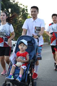 BIB: 666, 734
                            <button type="button" onclick="openModal(6390042)" class="btn btn-primary btn-sm float-right btn-popup" data-toggle="modal" data-target=".modal-high-quality">
                        <i class="fas fa-shopping-cart"></i> Add to Cart
                    </button>
                                            <button type="button" onclick="isThisMe(6390042, true)" class="btn btn-success btn-sm float-right btn-popup btn-isme hidden" data-toggle="tooltip" data-placement="bottom" title="นี่คือรูปของคุณใช่ไหม คลิกที่นี่เพื่อเอาเข้าอัลบั้ม">
                        <i class="fas fa-plus"></i> Add to album
                    </button>
                    <button type="button" onclick="isThisMe(6390042, false)" class="btn btn-warning btn-sm float-right btn-popup btn-isnotme hidden">
                        <i class="fas fa-ban"></i> Remove from album
                    </button>