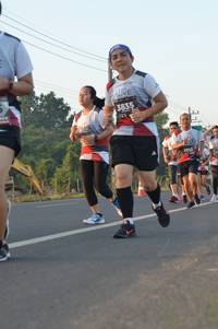 BIB: 3835, 2943
                            <button type="button" onclick="openModal(6485024)" class="btn btn-primary btn-sm float-right btn-popup" data-toggle="modal" data-target=".modal-high-quality">
                        <i class="fas fa-shopping-cart"></i> Add to Cart
                    </button>
                                            <button type="button" onclick="isThisMe(6485024, true)" class="btn btn-success btn-sm float-right btn-popup btn-isme hidden" data-toggle="tooltip" data-placement="bottom" title="นี่คือรูปของคุณใช่ไหม คลิกที่นี่เพื่อเอาเข้าอัลบั้ม">
                        <i class="fas fa-plus"></i> Add to album
                    </button>
                    <button type="button" onclick="isThisMe(6485024, false)" class="btn btn-warning btn-sm float-right btn-popup btn-isnotme hidden">
                        <i class="fas fa-ban"></i> Remove from album
                    </button>