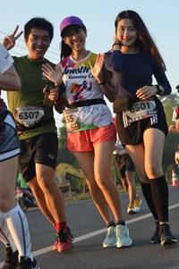 BIB: 6307, 6501, 655
                            <button type="button" onclick="openModal(6485538)" class="btn btn-primary btn-sm float-right btn-popup" data-toggle="modal" data-target=".modal-high-quality">
                        <i class="fas fa-shopping-cart"></i> Add to Cart
                    </button>
                                            <button type="button" onclick="isThisMe(6485538, true)" class="btn btn-success btn-sm float-right btn-popup btn-isme hidden" data-toggle="tooltip" data-placement="bottom" title="นี่คือรูปของคุณใช่ไหม คลิกที่นี่เพื่อเอาเข้าอัลบั้ม">
                        <i class="fas fa-plus"></i> Add to album
                    </button>
                    <button type="button" onclick="isThisMe(6485538, false)" class="btn btn-warning btn-sm float-right btn-popup btn-isnotme hidden">
                        <i class="fas fa-ban"></i> Remove from album
                    </button>