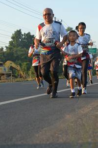 BIB: 6041, 330, 675
                            <button type="button" onclick="openModal(6484376)" class="btn btn-primary btn-sm float-right btn-popup" data-toggle="modal" data-target=".modal-high-quality">
                        <i class="fas fa-shopping-cart"></i> Add to Cart
                    </button>
                                            <button type="button" onclick="isThisMe(6484376, true)" class="btn btn-success btn-sm float-right btn-popup btn-isme hidden" data-toggle="tooltip" data-placement="bottom" title="นี่คือรูปของคุณใช่ไหม คลิกที่นี่เพื่อเอาเข้าอัลบั้ม">
                        <i class="fas fa-plus"></i> Add to album
                    </button>
                    <button type="button" onclick="isThisMe(6484376, false)" class="btn btn-warning btn-sm float-right btn-popup btn-isnotme hidden">
                        <i class="fas fa-ban"></i> Remove from album
                    </button>