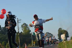 BIB: 810, 3772
                            <button type="button" onclick="openModal(6463240)" class="btn btn-primary btn-sm float-right btn-popup" data-toggle="modal" data-target=".modal-high-quality">
                        <i class="fas fa-shopping-cart"></i> Add to Cart
                    </button>
                                            <button type="button" onclick="isThisMe(6463240, true)" class="btn btn-success btn-sm float-right btn-popup btn-isme hidden" data-toggle="tooltip" data-placement="bottom" title="นี่คือรูปของคุณใช่ไหม คลิกที่นี่เพื่อเอาเข้าอัลบั้ม">
                        <i class="fas fa-plus"></i> Add to album
                    </button>
                    <button type="button" onclick="isThisMe(6463240, false)" class="btn btn-warning btn-sm float-right btn-popup btn-isnotme hidden">
                        <i class="fas fa-ban"></i> Remove from album
                    </button>