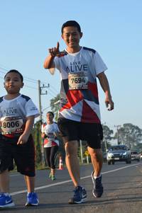 BIB: 7694, 8006, 6420
                            <button type="button" onclick="openModal(6463647)" class="btn btn-primary btn-sm float-right btn-popup" data-toggle="modal" data-target=".modal-high-quality">
                        <i class="fas fa-shopping-cart"></i> Add to Cart
                    </button>
                                            <button type="button" onclick="isThisMe(6463647, true)" class="btn btn-success btn-sm float-right btn-popup btn-isme hidden" data-toggle="tooltip" data-placement="bottom" title="นี่คือรูปของคุณใช่ไหม คลิกที่นี่เพื่อเอาเข้าอัลบั้ม">
                        <i class="fas fa-plus"></i> Add to album
                    </button>
                    <button type="button" onclick="isThisMe(6463647, false)" class="btn btn-warning btn-sm float-right btn-popup btn-isnotme hidden">
                        <i class="fas fa-ban"></i> Remove from album
                    </button>