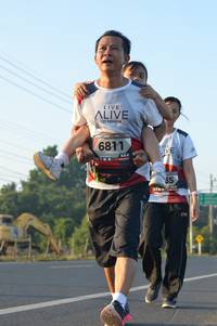 BIB: 6811
                            <button type="button" onclick="openModal(6463270)" class="btn btn-primary btn-sm float-right btn-popup" data-toggle="modal" data-target=".modal-high-quality">
                        <i class="fas fa-shopping-cart"></i> Add to Cart
                    </button>
                                            <button type="button" onclick="isThisMe(6463270, true)" class="btn btn-success btn-sm float-right btn-popup btn-isme hidden" data-toggle="tooltip" data-placement="bottom" title="นี่คือรูปของคุณใช่ไหม คลิกที่นี่เพื่อเอาเข้าอัลบั้ม">
                        <i class="fas fa-plus"></i> Add to album
                    </button>
                    <button type="button" onclick="isThisMe(6463270, false)" class="btn btn-warning btn-sm float-right btn-popup btn-isnotme hidden">
                        <i class="fas fa-ban"></i> Remove from album
                    </button>