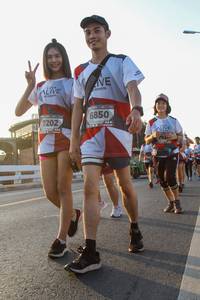 BIB: 6850, 7202, 192
                            <button type="button" onclick="openModal(6431067)" class="btn btn-primary btn-sm float-right btn-popup" data-toggle="modal" data-target=".modal-high-quality">
                        <i class="fas fa-shopping-cart"></i> Add to Cart
                    </button>
                                            <button type="button" onclick="isThisMe(6431067, true)" class="btn btn-success btn-sm float-right btn-popup btn-isme hidden" data-toggle="tooltip" data-placement="bottom" title="นี่คือรูปของคุณใช่ไหม คลิกที่นี่เพื่อเอาเข้าอัลบั้ม">
                        <i class="fas fa-plus"></i> Add to album
                    </button>
                    <button type="button" onclick="isThisMe(6431067, false)" class="btn btn-warning btn-sm float-right btn-popup btn-isnotme hidden">
                        <i class="fas fa-ban"></i> Remove from album
                    </button>