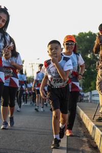 BIB: 758, 756
                            <button type="button" onclick="openModal(6430764)" class="btn btn-primary btn-sm float-right btn-popup" data-toggle="modal" data-target=".modal-high-quality">
                        <i class="fas fa-shopping-cart"></i> Add to Cart
                    </button>
                                            <button type="button" onclick="isThisMe(6430764, true)" class="btn btn-success btn-sm float-right btn-popup btn-isme hidden" data-toggle="tooltip" data-placement="bottom" title="นี่คือรูปของคุณใช่ไหม คลิกที่นี่เพื่อเอาเข้าอัลบั้ม">
                        <i class="fas fa-plus"></i> Add to album
                    </button>
                    <button type="button" onclick="isThisMe(6430764, false)" class="btn btn-warning btn-sm float-right btn-popup btn-isnotme hidden">
                        <i class="fas fa-ban"></i> Remove from album
                    </button>