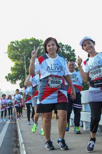 BIB: 7899, 247, 050
                            <button type="button" onclick="openModal(6433439)" class="btn btn-primary btn-sm float-right btn-popup" data-toggle="modal" data-target=".modal-high-quality">
                        <i class="fas fa-shopping-cart"></i> Add to Cart
                    </button>
                                            <button type="button" onclick="isThisMe(6433439, true)" class="btn btn-success btn-sm float-right btn-popup btn-isme hidden" data-toggle="tooltip" data-placement="bottom" title="นี่คือรูปของคุณใช่ไหม คลิกที่นี่เพื่อเอาเข้าอัลบั้ม">
                        <i class="fas fa-plus"></i> Add to album
                    </button>
                    <button type="button" onclick="isThisMe(6433439, false)" class="btn btn-warning btn-sm float-right btn-popup btn-isnotme hidden">
                        <i class="fas fa-ban"></i> Remove from album
                    </button>