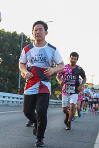 BIB: 6154
                            <button type="button" onclick="openModal(6424252)" class="btn btn-primary btn-sm float-right btn-popup" data-toggle="modal" data-target=".modal-high-quality">
                        <i class="fas fa-shopping-cart"></i> Add to Cart
                    </button>
                                            <button type="button" onclick="isThisMe(6424252, true)" class="btn btn-success btn-sm float-right btn-popup btn-isme hidden" data-toggle="tooltip" data-placement="bottom" title="นี่คือรูปของคุณใช่ไหม คลิกที่นี่เพื่อเอาเข้าอัลบั้ม">
                        <i class="fas fa-plus"></i> Add to album
                    </button>
                    <button type="button" onclick="isThisMe(6424252, false)" class="btn btn-warning btn-sm float-right btn-popup btn-isnotme hidden">
                        <i class="fas fa-ban"></i> Remove from album
                    </button>