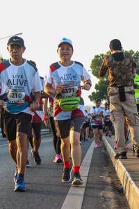 BIB: 0100, 6371, 6210
                            <button type="button" onclick="openModal(6428685)" class="btn btn-primary btn-sm float-right btn-popup" data-toggle="modal" data-target=".modal-high-quality">
                        <i class="fas fa-shopping-cart"></i> Add to Cart
                    </button>
                                            <button type="button" onclick="isThisMe(6428685, true)" class="btn btn-success btn-sm float-right btn-popup btn-isme hidden" data-toggle="tooltip" data-placement="bottom" title="นี่คือรูปของคุณใช่ไหม คลิกที่นี่เพื่อเอาเข้าอัลบั้ม">
                        <i class="fas fa-plus"></i> Add to album
                    </button>
                    <button type="button" onclick="isThisMe(6428685, false)" class="btn btn-warning btn-sm float-right btn-popup btn-isnotme hidden">
                        <i class="fas fa-ban"></i> Remove from album
                    </button>