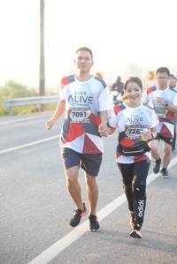 BIB: 7028, 7091, 726
                            <button type="button" onclick="openModal(6441142)" class="btn btn-primary btn-sm float-right btn-popup" data-toggle="modal" data-target=".modal-high-quality">
                        <i class="fas fa-shopping-cart"></i> Add to Cart
                    </button>
                                            <button type="button" onclick="isThisMe(6441142, true)" class="btn btn-success btn-sm float-right btn-popup btn-isme hidden" data-toggle="tooltip" data-placement="bottom" title="นี่คือรูปของคุณใช่ไหม คลิกที่นี่เพื่อเอาเข้าอัลบั้ม">
                        <i class="fas fa-plus"></i> Add to album
                    </button>
                    <button type="button" onclick="isThisMe(6441142, false)" class="btn btn-warning btn-sm float-right btn-popup btn-isnotme hidden">
                        <i class="fas fa-ban"></i> Remove from album
                    </button>