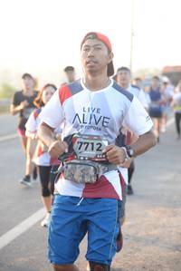 BIB: 7712
                            <button type="button" onclick="openModal(6440948)" class="btn btn-primary btn-sm float-right btn-popup" data-toggle="modal" data-target=".modal-high-quality">
                        <i class="fas fa-shopping-cart"></i> Add to Cart
                    </button>
                                            <button type="button" onclick="isThisMe(6440948, true)" class="btn btn-success btn-sm float-right btn-popup btn-isme hidden" data-toggle="tooltip" data-placement="bottom" title="นี่คือรูปของคุณใช่ไหม คลิกที่นี่เพื่อเอาเข้าอัลบั้ม">
                        <i class="fas fa-plus"></i> Add to album
                    </button>
                    <button type="button" onclick="isThisMe(6440948, false)" class="btn btn-warning btn-sm float-right btn-popup btn-isnotme hidden">
                        <i class="fas fa-ban"></i> Remove from album
                    </button>