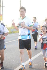 BIB: 677
                            <button type="button" onclick="openModal(6441106)" class="btn btn-primary btn-sm float-right btn-popup" data-toggle="modal" data-target=".modal-high-quality">
                        <i class="fas fa-shopping-cart"></i> Add to Cart
                    </button>
                                            <button type="button" onclick="isThisMe(6441106, true)" class="btn btn-success btn-sm float-right btn-popup btn-isme hidden" data-toggle="tooltip" data-placement="bottom" title="นี่คือรูปของคุณใช่ไหม คลิกที่นี่เพื่อเอาเข้าอัลบั้ม">
                        <i class="fas fa-plus"></i> Add to album
                    </button>
                    <button type="button" onclick="isThisMe(6441106, false)" class="btn btn-warning btn-sm float-right btn-popup btn-isnotme hidden">
                        <i class="fas fa-ban"></i> Remove from album
                    </button>