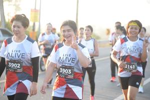 BIB: 3141, 3902, 3903, 128
                            <button type="button" onclick="openModal(6441351)" class="btn btn-primary btn-sm float-right btn-popup" data-toggle="modal" data-target=".modal-high-quality">
                        <i class="fas fa-shopping-cart"></i> Add to Cart
                    </button>
                                            <button type="button" onclick="isThisMe(6441351, true)" class="btn btn-success btn-sm float-right btn-popup btn-isme hidden" data-toggle="tooltip" data-placement="bottom" title="นี่คือรูปของคุณใช่ไหม คลิกที่นี่เพื่อเอาเข้าอัลบั้ม">
                        <i class="fas fa-plus"></i> Add to album
                    </button>
                    <button type="button" onclick="isThisMe(6441351, false)" class="btn btn-warning btn-sm float-right btn-popup btn-isnotme hidden">
                        <i class="fas fa-ban"></i> Remove from album
                    </button>