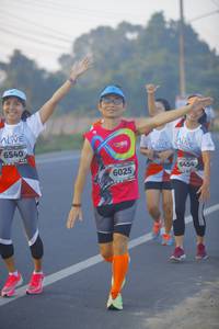 BIB: 6540, 6454, 6025
                            <button type="button" onclick="openModal(6431640)" class="btn btn-primary btn-sm float-right btn-popup" data-toggle="modal" data-target=".modal-high-quality">
                        <i class="fas fa-shopping-cart"></i> Add to Cart
                    </button>
                                            <button type="button" onclick="isThisMe(6431640, true)" class="btn btn-success btn-sm float-right btn-popup btn-isme hidden" data-toggle="tooltip" data-placement="bottom" title="นี่คือรูปของคุณใช่ไหม คลิกที่นี่เพื่อเอาเข้าอัลบั้ม">
                        <i class="fas fa-plus"></i> Add to album
                    </button>
                    <button type="button" onclick="isThisMe(6431640, false)" class="btn btn-warning btn-sm float-right btn-popup btn-isnotme hidden">
                        <i class="fas fa-ban"></i> Remove from album
                    </button>