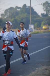 BIB: 3123
                            <button type="button" onclick="openModal(6442077)" class="btn btn-primary btn-sm float-right btn-popup" data-toggle="modal" data-target=".modal-high-quality">
                        <i class="fas fa-shopping-cart"></i> Add to Cart
                    </button>
                                            <button type="button" onclick="isThisMe(6442077, true)" class="btn btn-success btn-sm float-right btn-popup btn-isme hidden" data-toggle="tooltip" data-placement="bottom" title="นี่คือรูปของคุณใช่ไหม คลิกที่นี่เพื่อเอาเข้าอัลบั้ม">
                        <i class="fas fa-plus"></i> Add to album
                    </button>
                    <button type="button" onclick="isThisMe(6442077, false)" class="btn btn-warning btn-sm float-right btn-popup btn-isnotme hidden">
                        <i class="fas fa-ban"></i> Remove from album
                    </button>