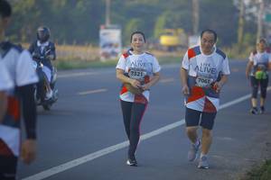 BIB: 7061, 7321
                            <button type="button" onclick="openModal(6441674)" class="btn btn-primary btn-sm float-right btn-popup" data-toggle="modal" data-target=".modal-high-quality">
                        <i class="fas fa-shopping-cart"></i> Add to Cart
                    </button>
                                            <button type="button" onclick="isThisMe(6441674, true)" class="btn btn-success btn-sm float-right btn-popup btn-isme hidden" data-toggle="tooltip" data-placement="bottom" title="นี่คือรูปของคุณใช่ไหม คลิกที่นี่เพื่อเอาเข้าอัลบั้ม">
                        <i class="fas fa-plus"></i> Add to album
                    </button>
                    <button type="button" onclick="isThisMe(6441674, false)" class="btn btn-warning btn-sm float-right btn-popup btn-isnotme hidden">
                        <i class="fas fa-ban"></i> Remove from album
                    </button>