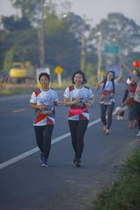 BIB: 607
                            <button type="button" onclick="openModal(6442103)" class="btn btn-primary btn-sm float-right btn-popup" data-toggle="modal" data-target=".modal-high-quality">
                        <i class="fas fa-shopping-cart"></i> Add to Cart
                    </button>
                                            <button type="button" onclick="isThisMe(6442103, true)" class="btn btn-success btn-sm float-right btn-popup btn-isme hidden" data-toggle="tooltip" data-placement="bottom" title="นี่คือรูปของคุณใช่ไหม คลิกที่นี่เพื่อเอาเข้าอัลบั้ม">
                        <i class="fas fa-plus"></i> Add to album
                    </button>
                    <button type="button" onclick="isThisMe(6442103, false)" class="btn btn-warning btn-sm float-right btn-popup btn-isnotme hidden">
                        <i class="fas fa-ban"></i> Remove from album
                    </button>