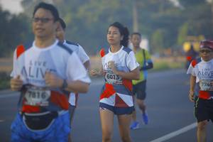 BIB: 6013, 7740, 7816
                            <button type="button" onclick="openModal(6438783)" class="btn btn-primary btn-sm float-right btn-popup" data-toggle="modal" data-target=".modal-high-quality">
                        <i class="fas fa-shopping-cart"></i> Add to Cart
                    </button>
                                            <button type="button" onclick="isThisMe(6438783, true)" class="btn btn-success btn-sm float-right btn-popup btn-isme hidden" data-toggle="tooltip" data-placement="bottom" title="นี่คือรูปของคุณใช่ไหม คลิกที่นี่เพื่อเอาเข้าอัลบั้ม">
                        <i class="fas fa-plus"></i> Add to album
                    </button>
                    <button type="button" onclick="isThisMe(6438783, false)" class="btn btn-warning btn-sm float-right btn-popup btn-isnotme hidden">
                        <i class="fas fa-ban"></i> Remove from album
                    </button>