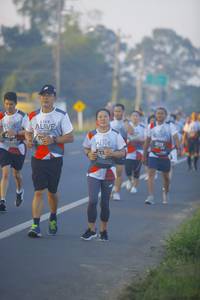 BIB: 2112
                            <button type="button" onclick="openModal(6434425)" class="btn btn-primary btn-sm float-right btn-popup" data-toggle="modal" data-target=".modal-high-quality">
                        <i class="fas fa-shopping-cart"></i> Add to Cart
                    </button>
                                            <button type="button" onclick="isThisMe(6434425, true)" class="btn btn-success btn-sm float-right btn-popup btn-isme hidden" data-toggle="tooltip" data-placement="bottom" title="นี่คือรูปของคุณใช่ไหม คลิกที่นี่เพื่อเอาเข้าอัลบั้ม">
                        <i class="fas fa-plus"></i> Add to album
                    </button>
                    <button type="button" onclick="isThisMe(6434425, false)" class="btn btn-warning btn-sm float-right btn-popup btn-isnotme hidden">
                        <i class="fas fa-ban"></i> Remove from album
                    </button>