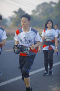 BIB: 6516, 212
                            <button type="button" onclick="openModal(6437432)" class="btn btn-primary btn-sm float-right btn-popup" data-toggle="modal" data-target=".modal-high-quality">
                        <i class="fas fa-shopping-cart"></i> Add to Cart
                    </button>
                                            <button type="button" onclick="isThisMe(6437432, true)" class="btn btn-success btn-sm float-right btn-popup btn-isme hidden" data-toggle="tooltip" data-placement="bottom" title="นี่คือรูปของคุณใช่ไหม คลิกที่นี่เพื่อเอาเข้าอัลบั้ม">
                        <i class="fas fa-plus"></i> Add to album
                    </button>
                    <button type="button" onclick="isThisMe(6437432, false)" class="btn btn-warning btn-sm float-right btn-popup btn-isnotme hidden">
                        <i class="fas fa-ban"></i> Remove from album
                    </button>