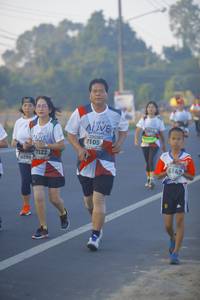 BIB: 7105, 7322, 6697, 6147
                            <button type="button" onclick="openModal(6435037)" class="btn btn-primary btn-sm float-right btn-popup" data-toggle="modal" data-target=".modal-high-quality">
                        <i class="fas fa-shopping-cart"></i> Add to Cart
                    </button>
                                            <button type="button" onclick="isThisMe(6435037, true)" class="btn btn-success btn-sm float-right btn-popup btn-isme hidden" data-toggle="tooltip" data-placement="bottom" title="นี่คือรูปของคุณใช่ไหม คลิกที่นี่เพื่อเอาเข้าอัลบั้ม">
                        <i class="fas fa-plus"></i> Add to album
                    </button>
                    <button type="button" onclick="isThisMe(6435037, false)" class="btn btn-warning btn-sm float-right btn-popup btn-isnotme hidden">
                        <i class="fas fa-ban"></i> Remove from album
                    </button>