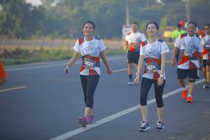 BIB: 6321, 3825, 3824
                            <button type="button" onclick="openModal(6439627)" class="btn btn-primary btn-sm float-right btn-popup" data-toggle="modal" data-target=".modal-high-quality">
                        <i class="fas fa-shopping-cart"></i> Add to Cart
                    </button>
                                            <button type="button" onclick="isThisMe(6439627, true)" class="btn btn-success btn-sm float-right btn-popup btn-isme hidden" data-toggle="tooltip" data-placement="bottom" title="นี่คือรูปของคุณใช่ไหม คลิกที่นี่เพื่อเอาเข้าอัลบั้ม">
                        <i class="fas fa-plus"></i> Add to album
                    </button>
                    <button type="button" onclick="isThisMe(6439627, false)" class="btn btn-warning btn-sm float-right btn-popup btn-isnotme hidden">
                        <i class="fas fa-ban"></i> Remove from album
                    </button>