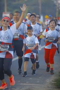 BIB: 1379, 7303, 6938, 7439
                            <button type="button" onclick="openModal(6434693)" class="btn btn-primary btn-sm float-right btn-popup" data-toggle="modal" data-target=".modal-high-quality">
                        <i class="fas fa-shopping-cart"></i> Add to Cart
                    </button>
                                            <button type="button" onclick="isThisMe(6434693, true)" class="btn btn-success btn-sm float-right btn-popup btn-isme hidden" data-toggle="tooltip" data-placement="bottom" title="นี่คือรูปของคุณใช่ไหม คลิกที่นี่เพื่อเอาเข้าอัลบั้ม">
                        <i class="fas fa-plus"></i> Add to album
                    </button>
                    <button type="button" onclick="isThisMe(6434693, false)" class="btn btn-warning btn-sm float-right btn-popup btn-isnotme hidden">
                        <i class="fas fa-ban"></i> Remove from album
                    </button>