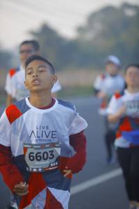 BIB: 6603
                            <button type="button" onclick="openModal(6435416)" class="btn btn-primary btn-sm float-right btn-popup" data-toggle="modal" data-target=".modal-high-quality">
                        <i class="fas fa-shopping-cart"></i> Add to Cart
                    </button>
                                            <button type="button" onclick="isThisMe(6435416, true)" class="btn btn-success btn-sm float-right btn-popup btn-isme hidden" data-toggle="tooltip" data-placement="bottom" title="นี่คือรูปของคุณใช่ไหม คลิกที่นี่เพื่อเอาเข้าอัลบั้ม">
                        <i class="fas fa-plus"></i> Add to album
                    </button>
                    <button type="button" onclick="isThisMe(6435416, false)" class="btn btn-warning btn-sm float-right btn-popup btn-isnotme hidden">
                        <i class="fas fa-ban"></i> Remove from album
                    </button>